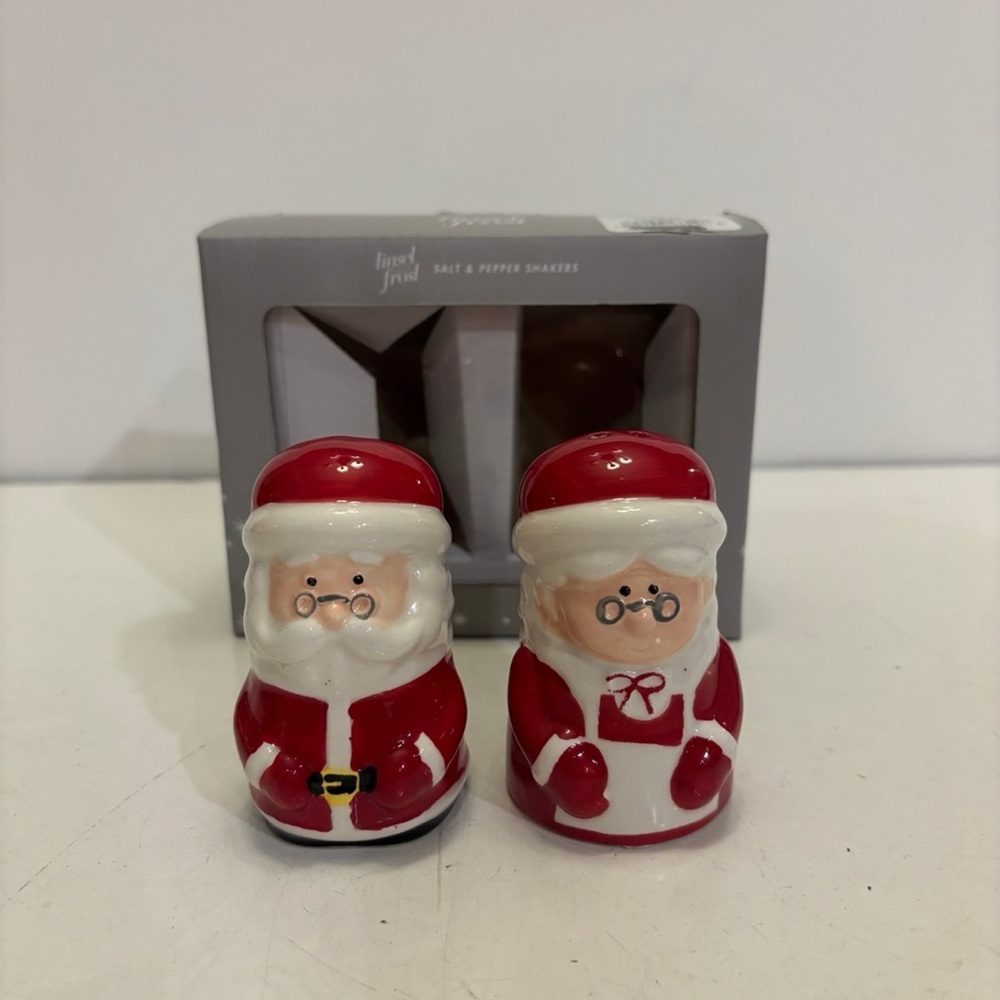 tinsel and frost sand set salt and pepper shakers with box